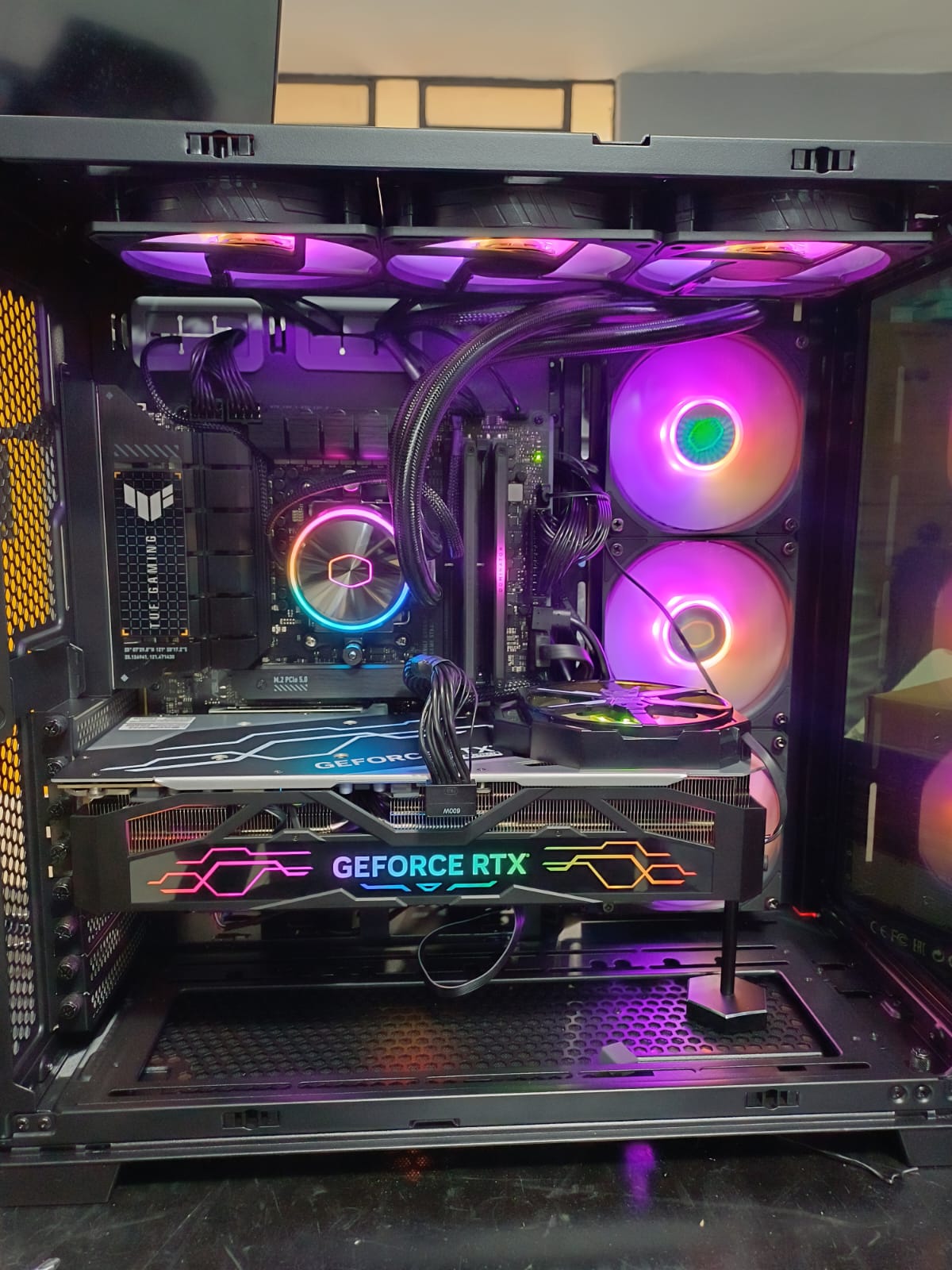 PC gamer com placa ASUS TUF, GeForce RTX e water cooler montado em Moema